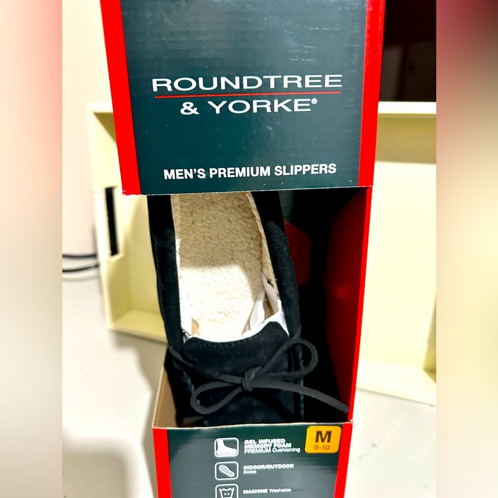 NIB Roundtree Men’s Premium Slippers Indoor/Outdoor